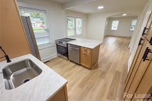531 E Front St, Statesville, NC 28677 - Photo 14