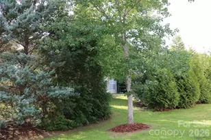 4409 Squirrel Trail Ln, Charlotte, NC 28269 - Photo 4