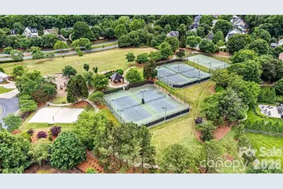 4409 Squirrel Trail Lane, Charlotte, NC 28269 - Photo 12