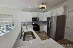 8800 Cavonnier Ln, Charlotte, NC 28216 - Photo 12