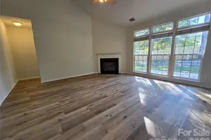 8800 Cavonnier Ln, Charlotte, NC 28216 - Photo 6