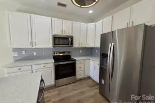 8800 Cavonnier Ln, Charlotte, NC 28216 - Photo 10