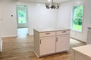 332 Mountain View St, Gastonia, NC 28052 - Photo 2