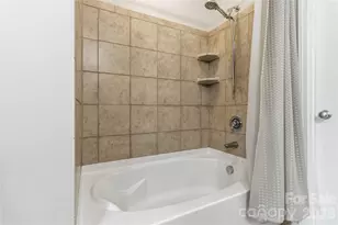 1000 E Woodlawn Rd, Charlotte, NC 28209 - Photo 20