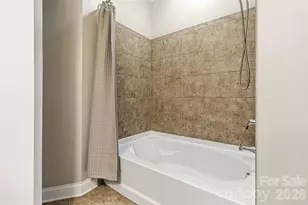 1000 E Woodlawn Rd, Charlotte, NC 28209 - Photo 24