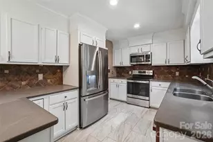 506 Fox Hollow Ln, Mills River, NC 28759 - Photo 2