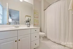 2115 Foxcroft Woods Ln, Charlotte, NC 28211 - Photo 22