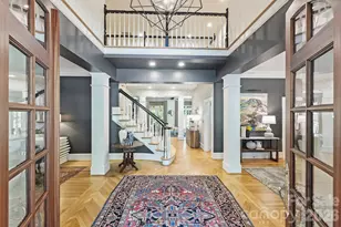 2115 Foxcroft Woods Ln, Charlotte, NC 28211 - Photo 4