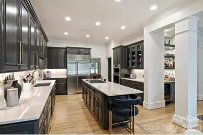 2115 Foxcroft Woods Lane, Charlotte, NC 28211 - Photo 10