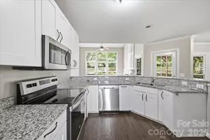9011 Coleshire Ct, Charlotte, NC 28269 - Photo 10
