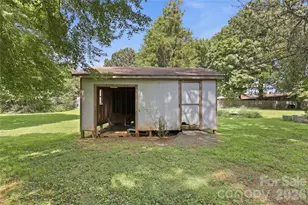 2819 Randolph Rd, Statesville, NC 28625 - Photo 28