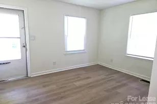2831 Willow St, Charlotte, NC 28208 - Photo 6