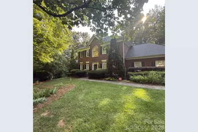 8805 Crosstimbers Drive, Charlotte, NC 28215 - Photo 2