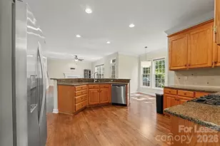 11526 Sir Francis Drake Dr, Charlotte, NC 28277 - Photo 6