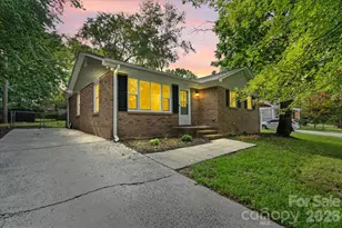 9828 Starwood Dr, Charlotte, NC 28215 - Photo 2