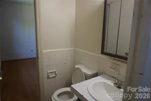 5214 Northview Dr, Hickory, NC 28601 - Photo 16