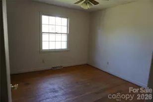 5214 Northview Dr, Hickory, NC 28601 - Photo 14