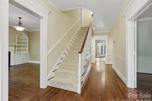 2035 Pinewood Cir, Charlotte, NC 28211 - Photo 2
