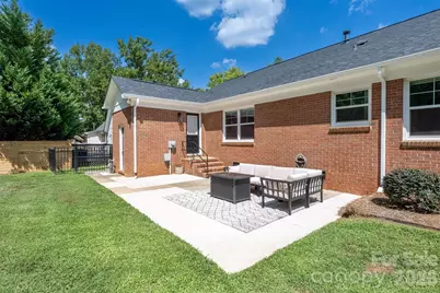 7735 Surreywood Place, Charlotte, NC 28270 - Photo 38