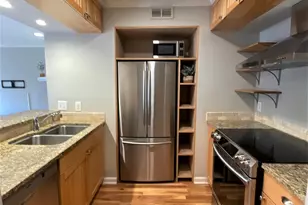 300 S Cedar St, Charlotte, NC 28202 - Photo 6