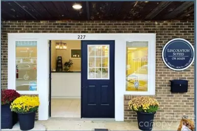227 E Main Street, Lincolnton, NC 28092 - Photo 2