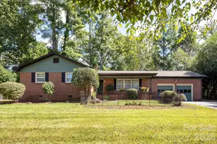 224 Lyndale Rd, Hendersonville, NC 28739 - Photo 1