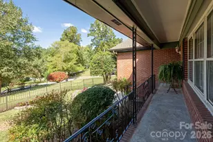224 Lyndale Rd, Hendersonville, NC 28739 - Photo 10