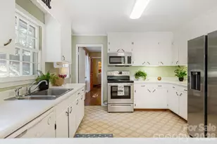 224 Lyndale Rd, Hendersonville, NC 28739 - Photo 14