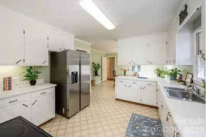 224 Lyndale Road, Hendersonville, NC 28739 - Photo 16