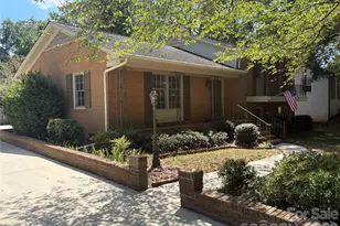 1215 Brockton Ln, Charlotte, NC 28226 - Photo 2