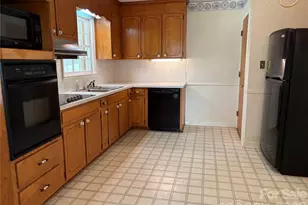 1215 Brockton Ln, Charlotte, NC 28226 - Photo 8