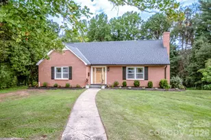 476 Summit Ave, Statesville, NC 28677 - Photo 1
