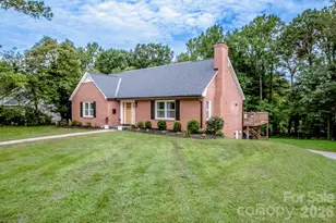 476 Summit Ave, Statesville, NC 28677 - Photo 1