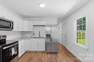 823 Farmcrest Dr, Charlotte, NC 28206 - Photo 12