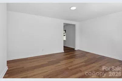 823 Farmcrest Drive, Charlotte, NC 28206 - Photo 8
