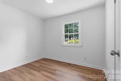 823 Farmcrest Drive, Charlotte, NC 28206 - Photo 18