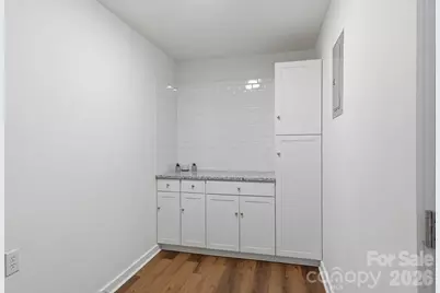 823 Farmcrest Drive, Charlotte, NC 28206 - Photo 14