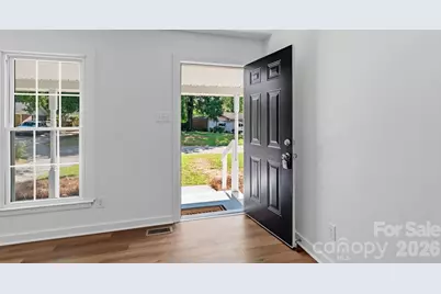 823 Farmcrest Drive, Charlotte, NC 28206 - Photo 6
