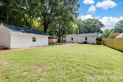 823 Farmcrest Drive, Charlotte, NC 28206 - Photo 24