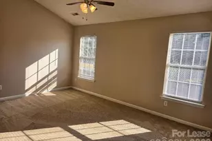 5325 Timbertop Ln, Charlotte, NC 28215 - Photo 14