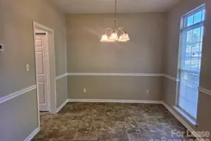 5325 Timbertop Ln, Charlotte, NC 28215 - Photo 6