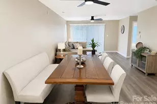 1134 Plaza Walk Dr, Charlotte, NC 28215 - Photo 8