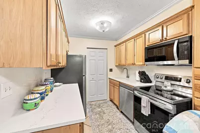 71 Shepard Square #303, Brevard, NC 28712 - Photo 4