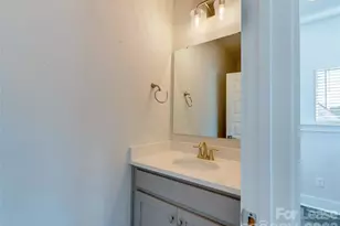 606 W End Dr, Charlotte, NC 28208 - Photo 38