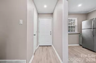 3322 Heathstead Place, Charlotte, NC 28210 - Photo 4