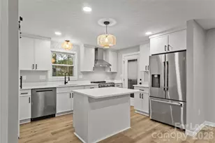 562 Barrington Pl NW, Concord, NC 28027 - Photo 4