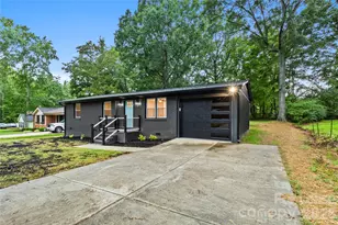 562 Barrington Pl NW, Concord, NC 28027 - Photo 1