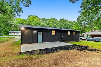 562 Barrington Place NW, Concord, NC 28027 - Photo 2