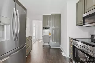 5701 Wilora Lake Rd, Charlotte, NC 28212 - Photo 10