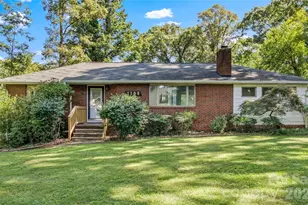 1105 Graystone Dr, Winston Salem, NC 27105 - Photo 2
